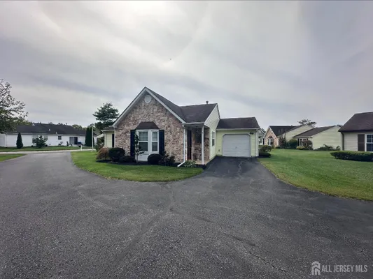 Property Slideshow image 3 of 38 | 17 ivy ridge close, Freehold, NJ, 07728