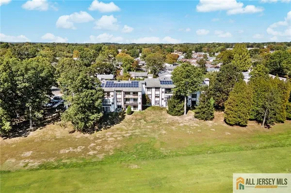 Property Slideshow image 3 of 25 | 278 crosse dr apt 3g, Monroe, NJ, 08831