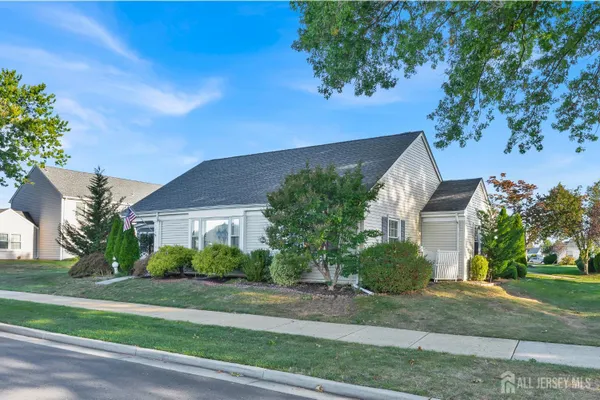 Property Slideshow image 2 of 18 | 176c rossmoor dr, Monroe, NJ, 08831