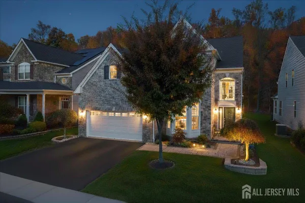 Property Slideshow image 3 of 13 | 20 bellingham dr, Kendall Park, NJ, 08824