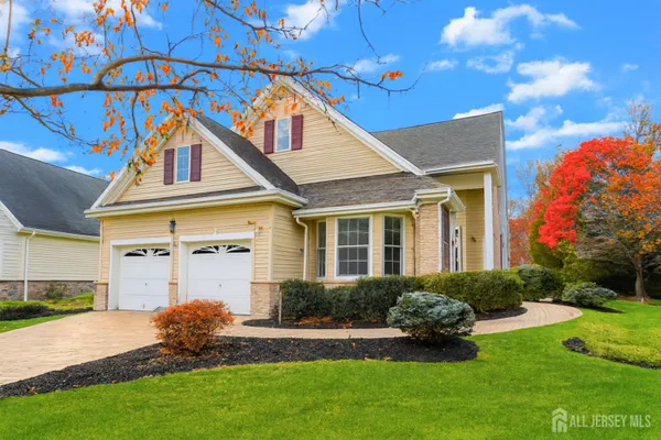 Property Slideshow image 2 of 39 | 35 hancock pl, Somerset, NJ, 08873