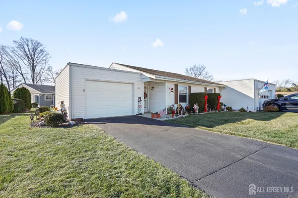 Property Slideshow image 2 of 24 | 4 aspen plz a, Monroe, NJ, 08831