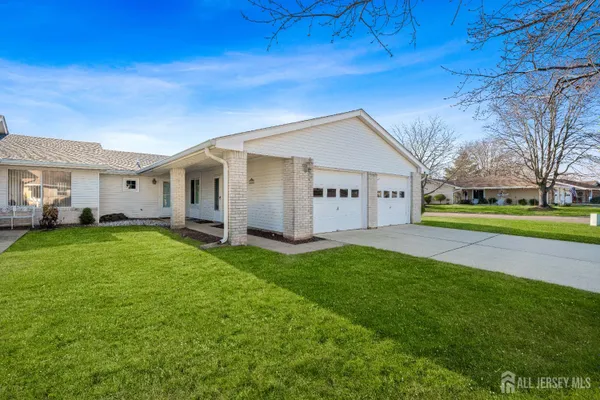 Property Slideshow image 3 of 26 | 801 pompton rd b, Monroe, NJ, 08831