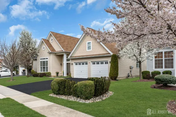 Property Slideshow image 3 of 52 | 124 masters dr, Monroe, NJ, 08831