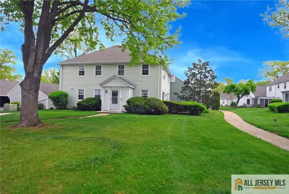 Property Slideshow image 2 of 27 | 97 glenwood ln b, Monroe, NJ, 08831