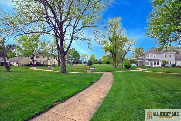 Property Slideshow image 3 of 27 | 97 glenwood ln b, Monroe, NJ, 08831