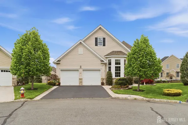 Property Slideshow image 2 of 44 | 11 burr pl, Franklin Twsp, NJ, 08873
