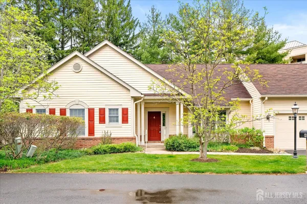Property Slideshow image 2 of 28 | 4 douglas fir ct, Plainsboro, NJ, 08540