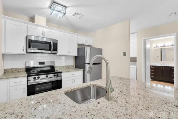 Property Slideshow image 3 of 18 | 277 crosse dr 2g, Monroe, NJ, 08831