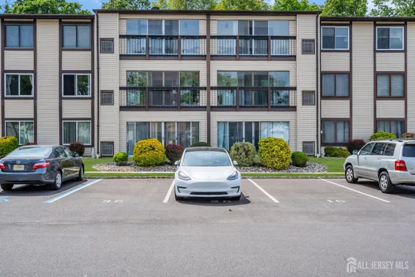Property Slideshow image 2 of 18 | 277 crosse dr 2g, Monroe, NJ, 08831