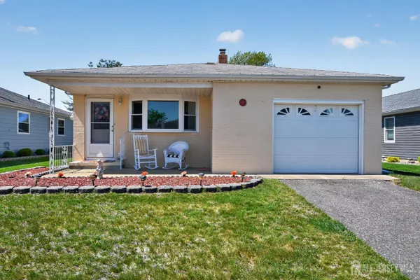 Property Slideshow image 3 of 32 | 17 corinth pl, Berkeley, NJ, 08757