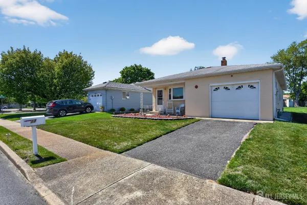 Property Slideshow image 2 of 32 | 17 corinth pl, Berkeley, NJ, 08757