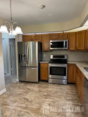 Property Slideshow image 2 of 8 | 10 benjamin franklin dr, Monroe, NJ, 08831