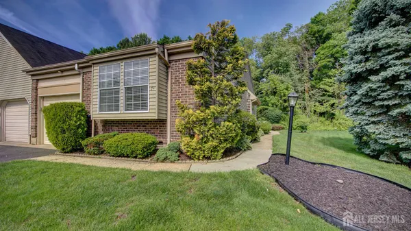 Property Slideshow image 3 of 39 | 7 betsy ross dr a, Monroe, NJ, 08831
