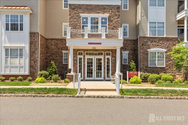 Property Slideshow image 2 of 17 | 4306 enclave cir 4306, Franklin Twsp, NJ, 08873