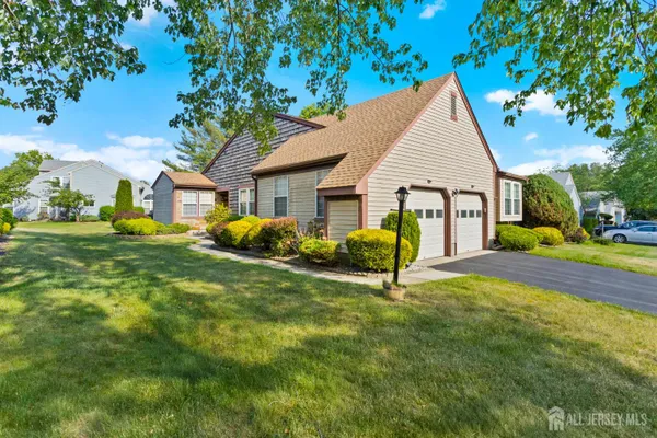 Property Slideshow image 3 of 28 | 38 canterbury dr, Monroe, NJ, 08831