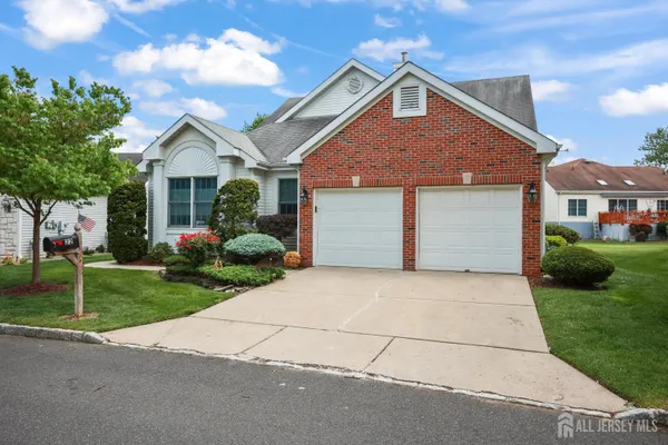Property Slideshow image 3 of 47 | 22 london dr, Monroe, NJ, 08831