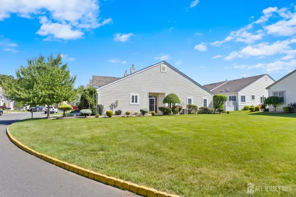 Property Slideshow image 3 of 31 | 23 stonewyck pl, Monroe, NJ, 08831
