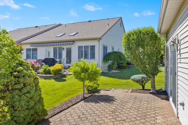 Property Slideshow image 2 of 31 | 23 stonewyck pl, Monroe, NJ, 08831