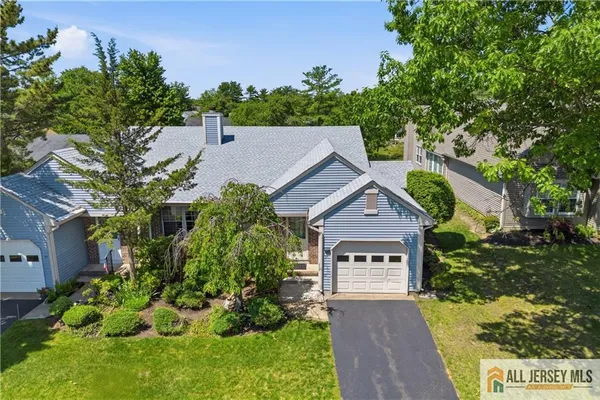 Property Slideshow image 2 of 25 | 9 patrick henry a ct, Monroe, NJ, 08831