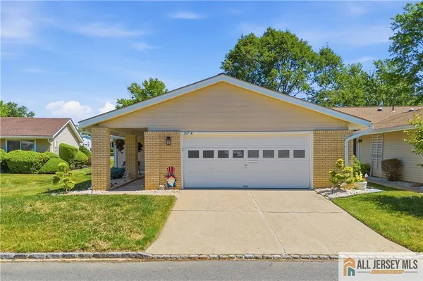 Property Slideshow image 2 of 34 | 297 yardley dr 297a, Monroe, NJ, 08831
