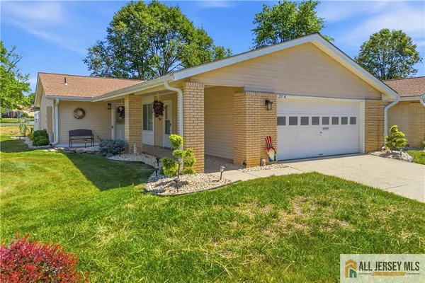 Property Slideshow image 3 of 34 | 297 yardley dr 297a, Monroe, NJ, 08831