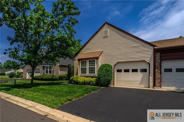 Property Slideshow image 2 of 30 | 4 martin van buren dr b, Monroe, NJ, 08831