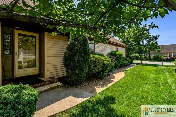 Property Slideshow image 3 of 30 | 4 martin van buren dr b, Monroe, NJ, 08831