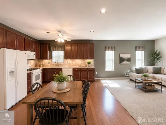 Property Slideshow image 3 of 26 | 6 holly manor ct, Helmetta, NJ, 08828