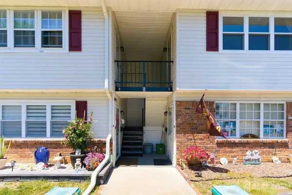 Property Slideshow image 3 of 34 | 5 pennsylvania dr 454, Old Bridge, NJ, 07747