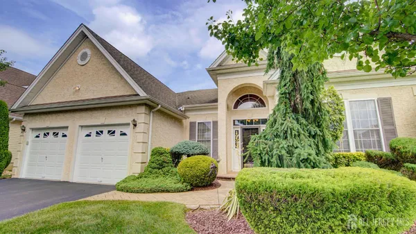 Property Slideshow image 3 of 40 | 3 crooked stick pl, Monroe, NJ, 08831