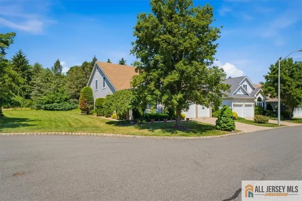 Property Slideshow image 3 of 53 | 41 sherwood dr, Monroe, NJ, 08831