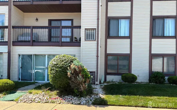 Property Slideshow image 2 of 13 | 278 crosse dr 1c, Monroe, NJ, 08831