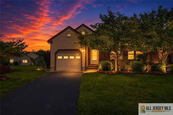 Property Slideshow image 3 of 26 | 11 john hancock dr b, Monroe, NJ, 08831