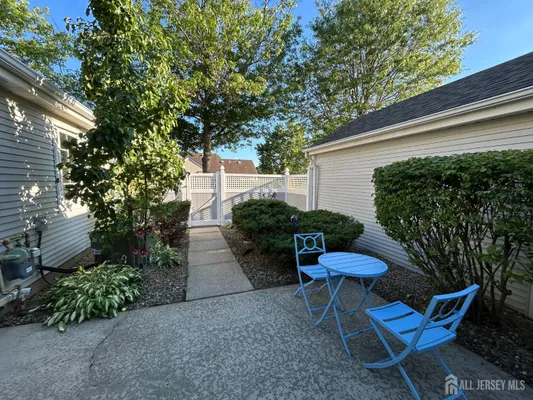 Property Slideshow image 3 of 50 | 48 winthrop rd b, Monroe, NJ, 08831