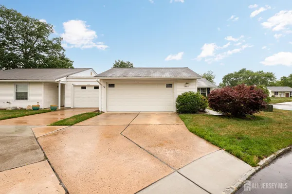 Property Slideshow image 2 of 16 | 286-b tabor rd, Monroe, NJ, 08831