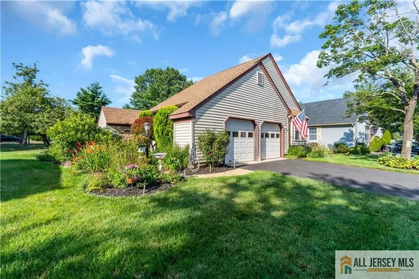 Property Slideshow image 3 of 31 | 13 betsy ross dr, Monroe, NJ, 08831
