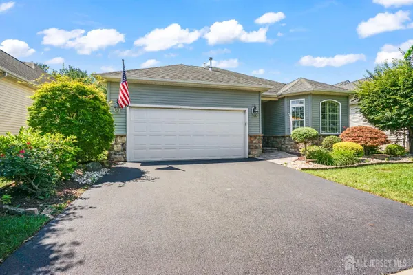 Property Slideshow image 3 of 39 | 37 vineyard ct, Monroe, NJ, 08831