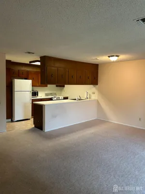 Property Slideshow image 3 of 22 | 278 crosse dr 2h, Monroe, NJ, 08831