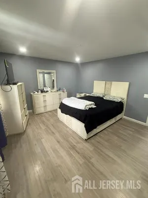Property Slideshow image 3 of 6 | 5 pennsylvania dr, Matawan, NJ, 07747