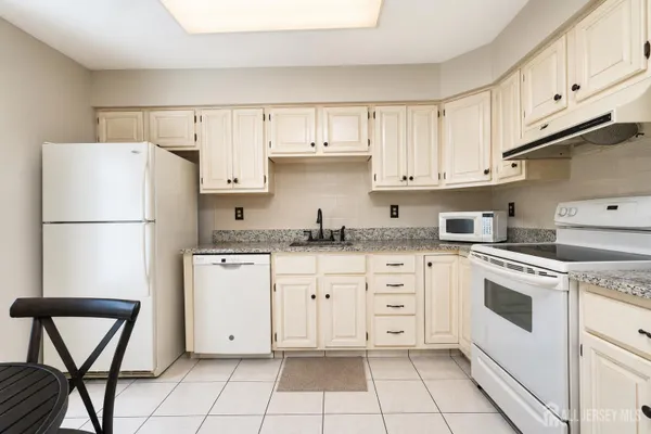 Property Slideshow image 3 of 17 | 738-c prospect rd c, Monroe, NJ, 08831