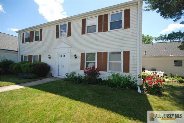 Property Slideshow image 3 of 25 | 220 manchester ln b, Monroe, NJ, 08831