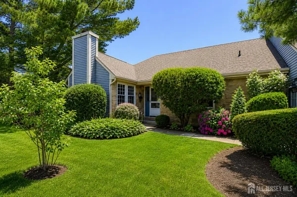 Property Slideshow image 3 of 27 | 1 alexander hamilton ct, Monroe, NJ, 08831