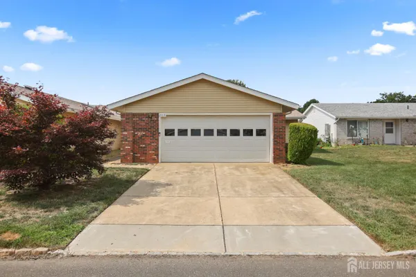 Property Slideshow image 2 of 33 | 316-b jutland dr, Monroe, NJ, 08831