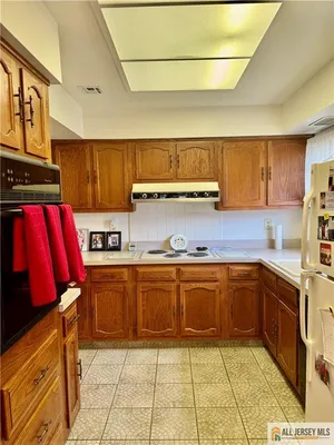 Property Slideshow image 2 of 6 | 432 redding ln 432n, Monroe, NJ, 08831