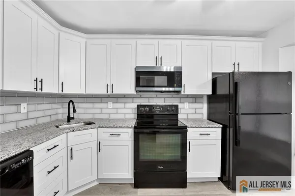 Property Slideshow image 3 of 23 | 4 james madison ct b, Monroe, NJ, 08831