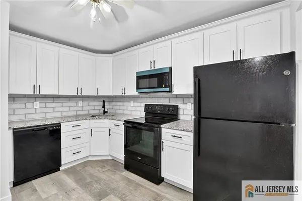 Property Slideshow image 2 of 23 | 4 james madison ct b, Monroe, NJ, 08831