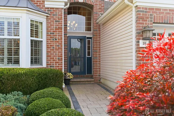 Property Slideshow image 2 of 52 | 10 iverness ct, Lacey, NJ, 08731