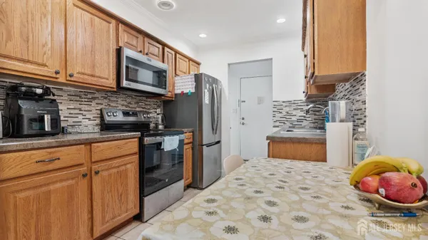 Property Slideshow image 3 of 11 | 225 medford ct g, Manalapan, NJ, 07726