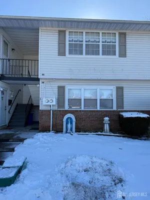 Property Slideshow image 2 of 18 | 8 minnesota dr b, Matawan, NJ, 07747